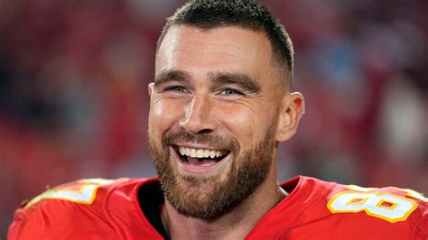 This is the diet Travis Kelce follows, according to his personal chef - Tapas