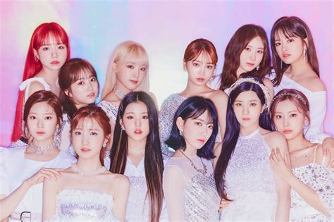 IZ*ONE Invites Fans to "Oneiric Theater" Online Concert - K-Pop Concerts