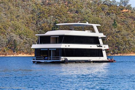 Saffire Houseboat Holiday Home On Lake Eildon: House Boats | Boats ...