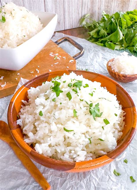 Coconut Jasmine Rice (Rice Cooker and Stovetop Recipe)