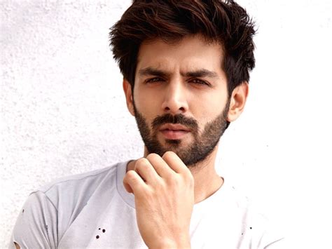 Kartik Aaryan's Hottest Beard Looks That Are All About BEARD GOALS