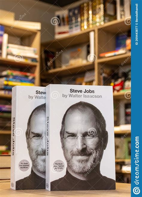 Walter Isaacson S Steve Jobs Biography Book in the Bookshop. Editorial Photography - Image of ...