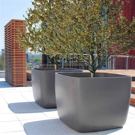 Extra Large Planters For Outside - These large pots feature a slight taper allowing them to ...