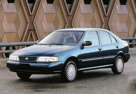 THE ULTIMATE CAR GUIDE: Nissan Sentra - Generation 4.1 (1995-1997)