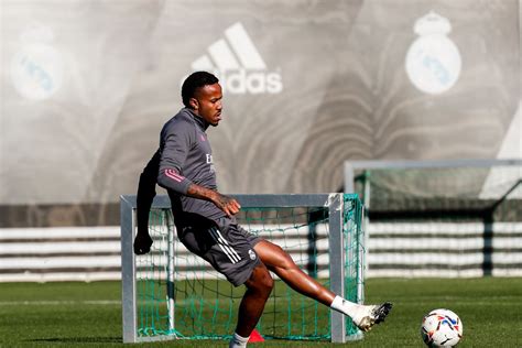 Real Madrid Training: October 15 - Managing Madrid