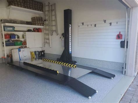 Residential Garage Car Lift Ontario | Infinity Garage Solutions