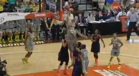 Brittney Griner Dunks On Florida – Play Of The Week