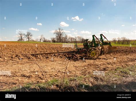 Amish farming equipment hi-res stock photography and images - Alamy