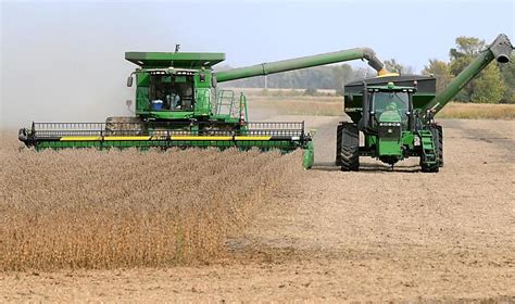 PHOTOS: Soybean harvest under way | Photos | mankatofreepress.com