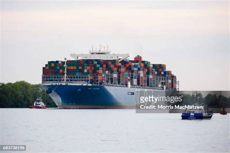 Ultra Large Container Ship Mol Triumph Arrives At Hamburg Port Photos and Premium High Res ...