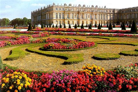 File:Versailles Garden.jpg - Wikipedia