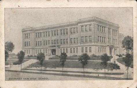 New High School Escanaba, MI Postcard