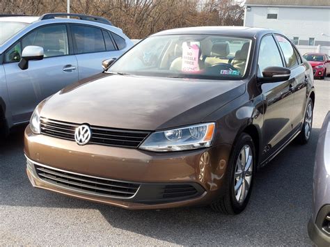 Pre-Owned 2011 Volkswagen Jetta Sedan SE w/Convenience & Sunroof PZEV ...