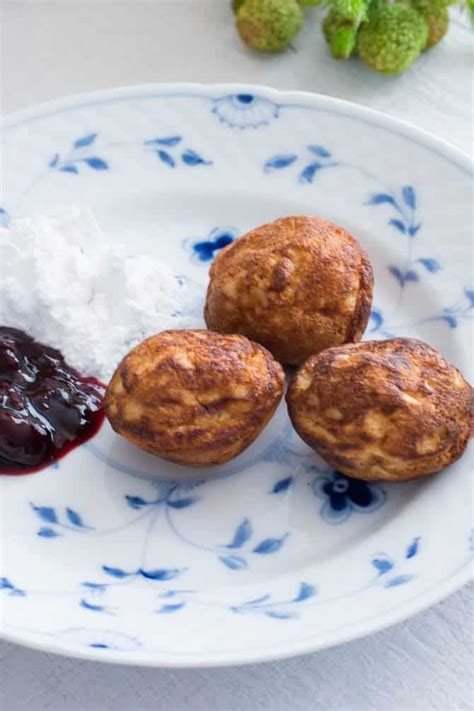 Æbleskiver opskrift. Klassisk æbleskiver opskrift på æbleskivepande ...