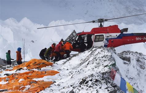 Social video shows Everest rescue after Nepal quake - The Washington Post