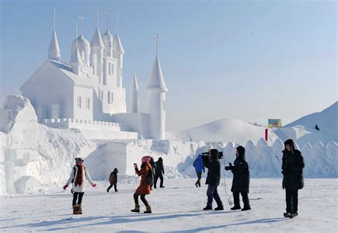 Stunning snow sculptures-Snow sculpture in Changchun, China, Dec. 24 ...