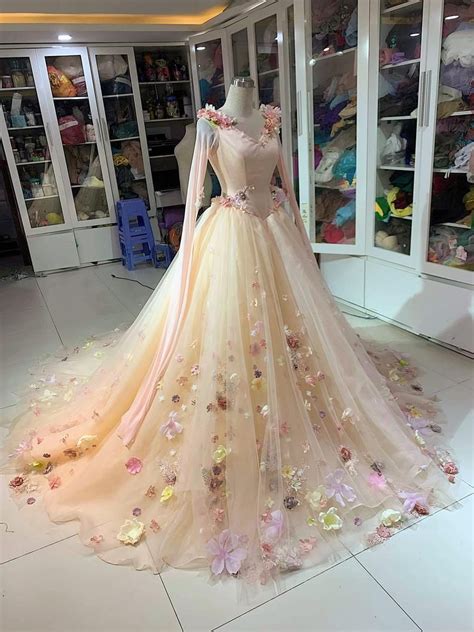 Robe inspirée Aurora Costume de beauté endormie robe de | Etsy Rapunzel Wedding Dress ...