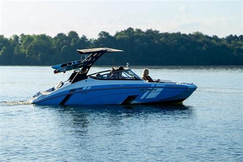 2022 Yamaha Boats 212XD Contact Your Local MarineMax Store About Availability