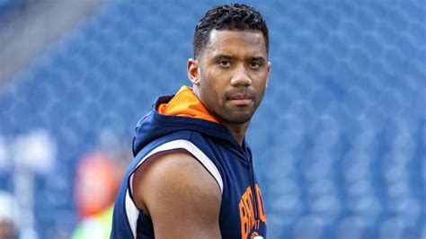 Russell Wilson injury update: Hamstring issue leaves Broncos QB's ...