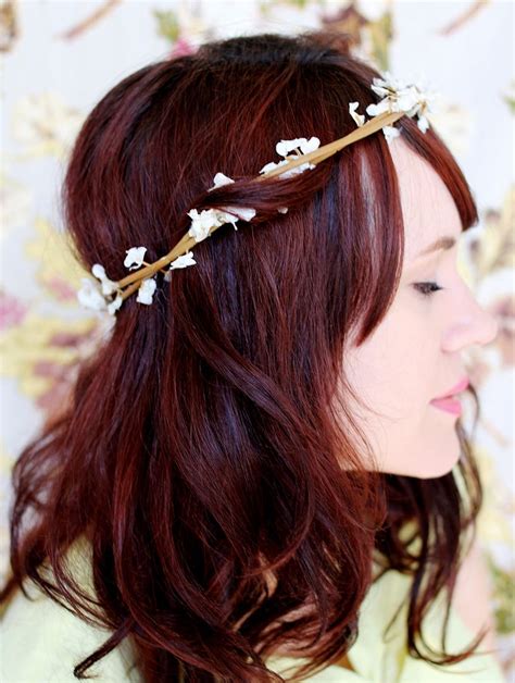 17 Gorgeous DIY Flower Crown Ideas That Are Surprisingly Easy To Make