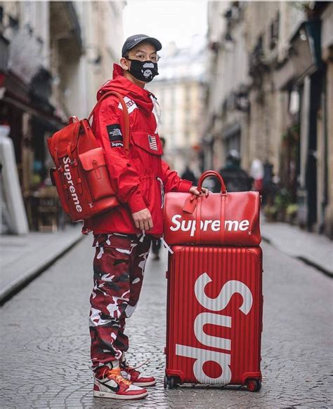 Pin by Walidou Didoou on SUPREME | Hypebeast outfit, Supreme clothing, Hype beast outfits