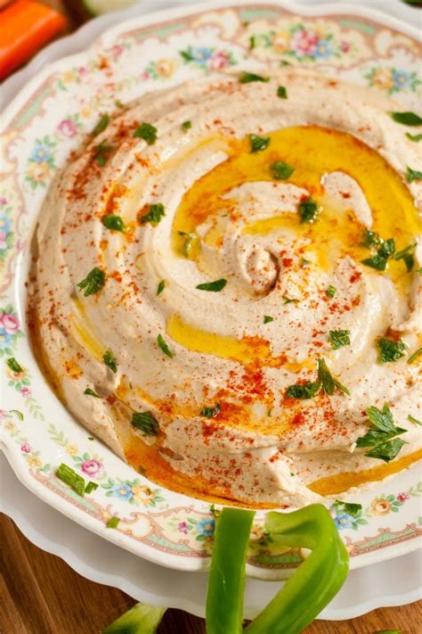 Homemade Hummus (Ultra Smooth and Creamy Recipe) | Neighborfood