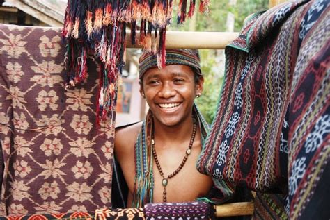 Ikat fabric: Traditional Textile and Ornament of Indonesia, Sumba Island - Alesouk