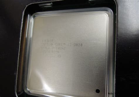 Intel Core i7 3820 Pictured, C2 Revision of Core i7 3930K and 3960X also Spotted