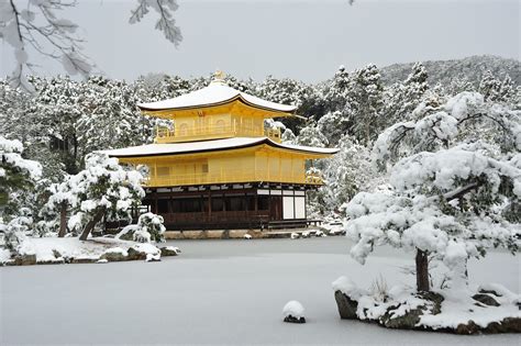 雪の金閣寺 Kinkakuji in snow | 京都 2011年1月1日撮影 | Takeshi Kuboki | Flickr