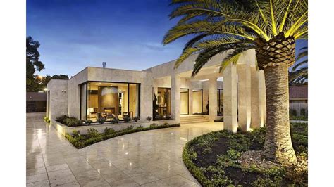 Imposing luxurious modern mansion in melbourne wearing contemporary ...