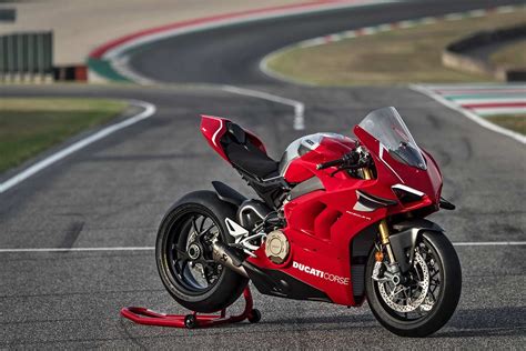 2019 Ducati Panigale V4R Priced at INR 51.87 Lakh in India | AUTOBICS