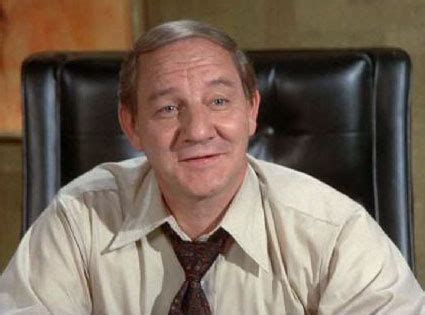 Philip Bruns, Seinfeld's Original TV Dad and Acting Veteran, Dies | E! News