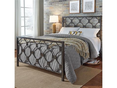 maddeejo: King Size Metal Headboard And Footboard