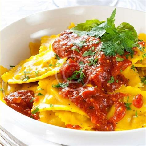 Ravioli with Spinach and Ricotta cheese – Fooddy24/7_Food Delivery