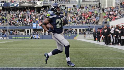 Seattle Seahawks running back Adrian Peterson gets 126th touchdown, tying Jim Brown's record