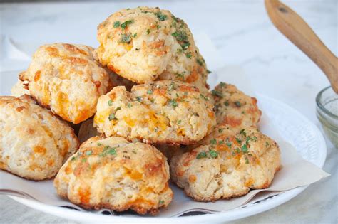 Copycat Red Lobster Cheddar Bay Biscuits Recipe