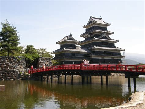 Matsumoto Jo - one of four Japanese castles listed as a national treasure. | Paisagem japonesa ...