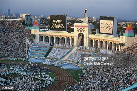 Los Angeles Memorial Coliseum Photos and Premium High Res Pictures ...