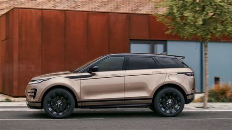 2024 Range Rover Evoque gets tech updates, $51,075 base price