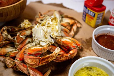 Beer & Old Bay Steamed Dungeness Crab Legs (Clusters)