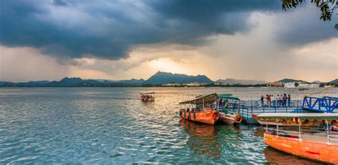 Snapshot: Lake Pichola