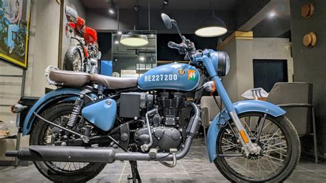 Royal Enfield Classic 350 Airborne Blue | Hindi Detailed Review | Price & Walkaround - YouTube