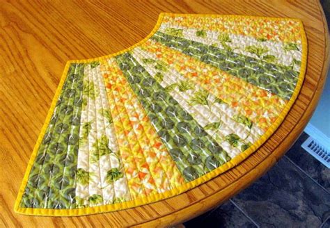 ROUND TABLE Placemat Patterns | Quilted placemat patterns, Placemats patterns, Quilted table ...