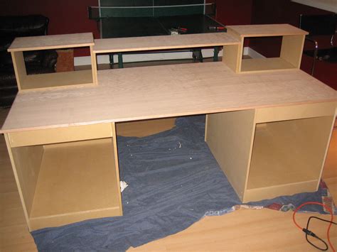 DIY studio recording desk | Design de apartamento pequeno, Estúdios de ...