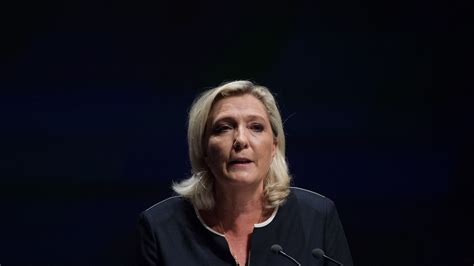 Marine Le Pen annonce qu'elle se prépare à la présidentielle de 2022