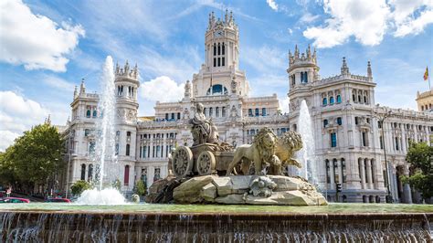 La monumentalidad de la Plaza de Cibeles | Madrid attractions, Madrid, Spain