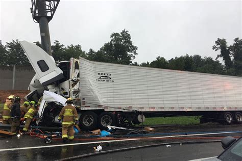 Truck driver identified in fatal Beltway crash - WTOP News