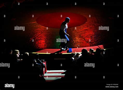 'Mooky' the Clown aduring the Tower circus performance Stock Photo - Alamy