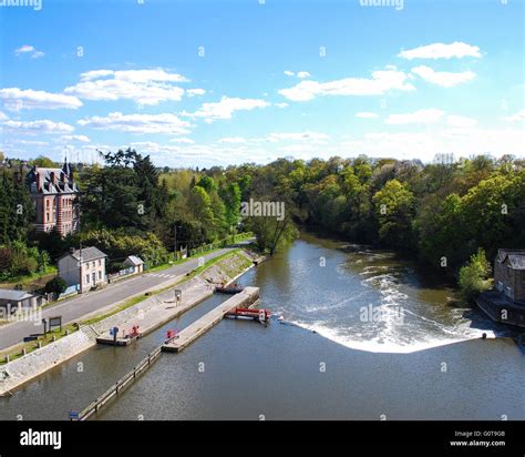 Sluice of Mayenne of the Mayenne river, France Stock Photo - Alamy