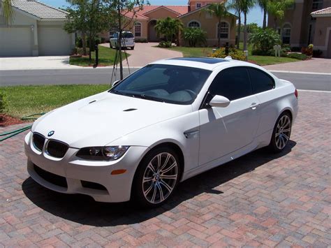 Bmw White - amazing photo gallery, some information and specifications, as well as users rating ...